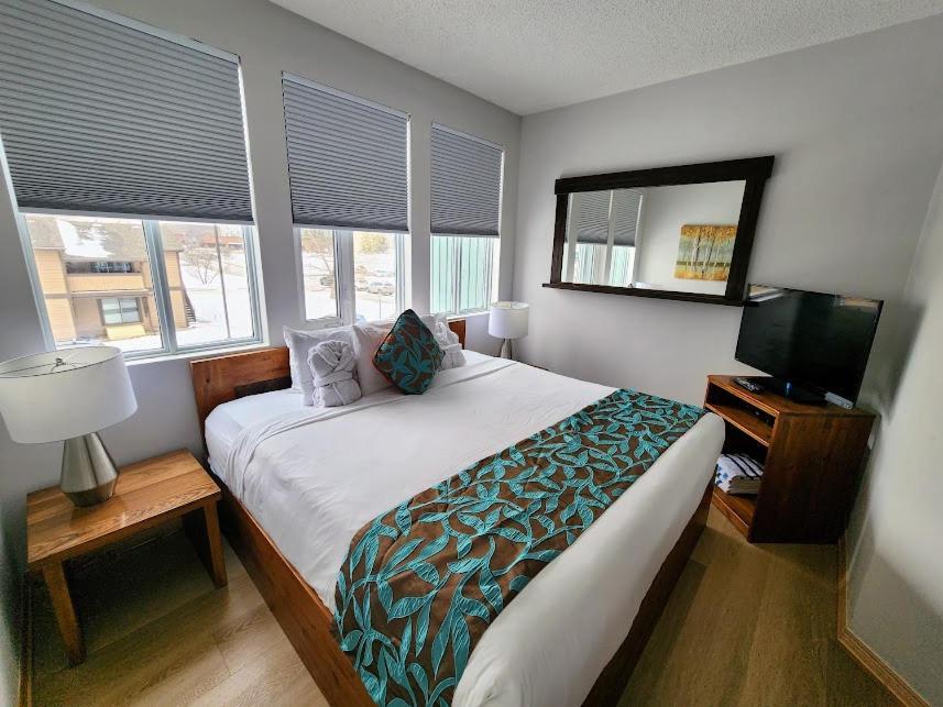 Sunset Resorts Canmore And Spa Exteriör bild