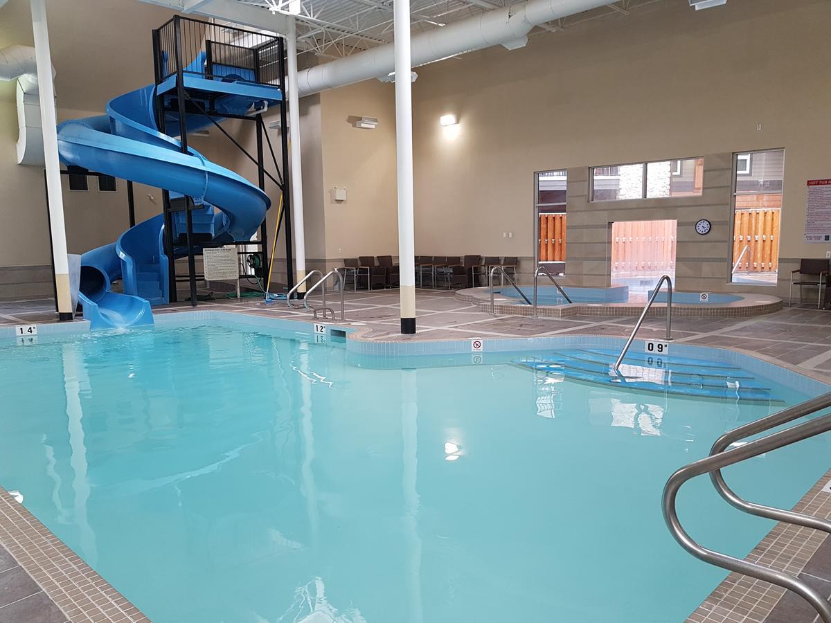 Sunset Resorts Canmore And Spa Exteriör bild