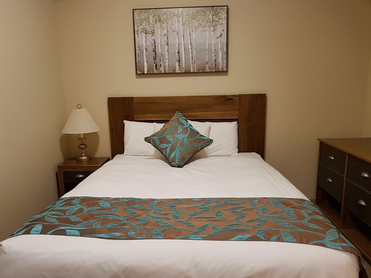 Sunset Resorts Canmore And Spa Exteriör bild