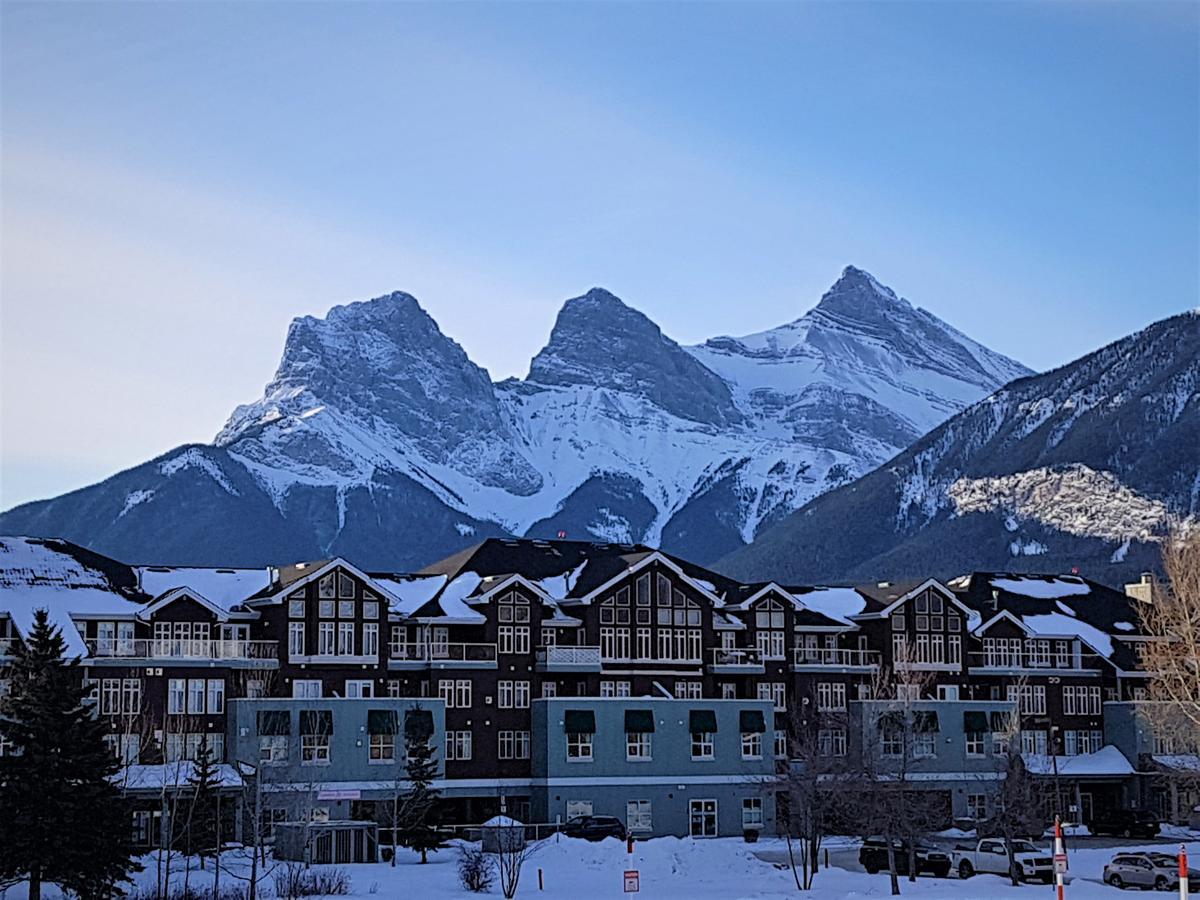 Sunset Resorts Canmore And Spa Exteriör bild