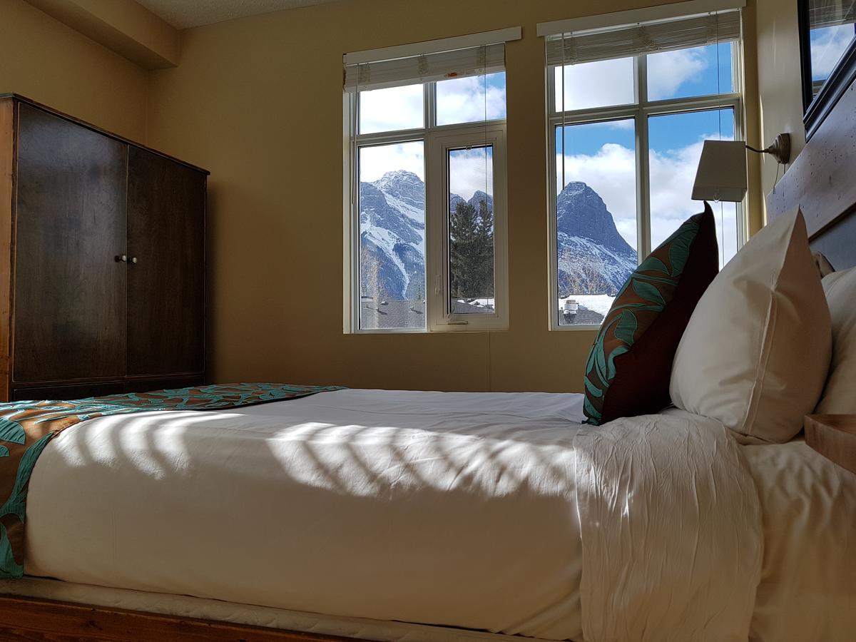 Sunset Resorts Canmore And Spa Exteriör bild
