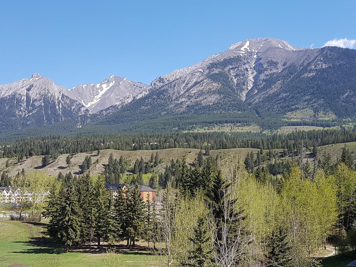 Sunset Resorts Canmore And Spa Exteriör bild