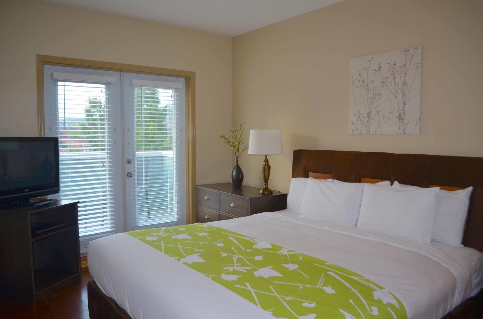 Sunset Resorts Canmore And Spa Exteriör bild
