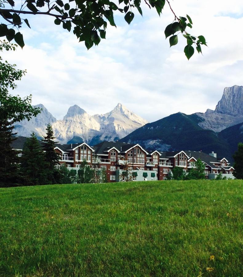 Sunset Resorts Canmore And Spa Exteriör bild