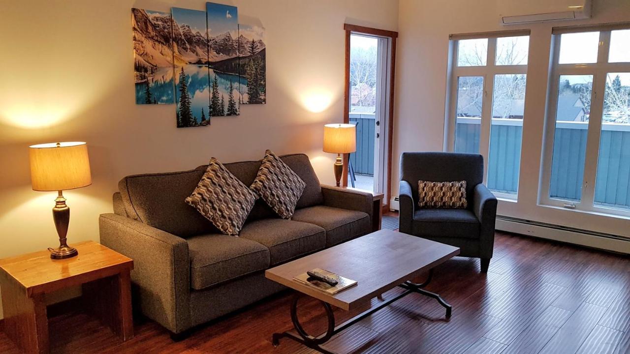 Sunset Resorts Canmore And Spa Exteriör bild